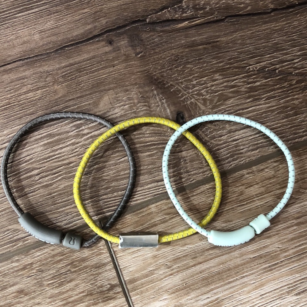 NWOT! - LULULEMON Logo Hair Ties - Picture 3 of 3